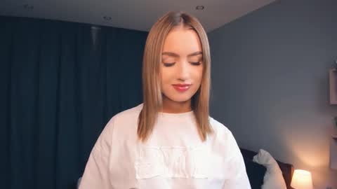 Snapshot of paulettelafevre chatting on September 9, 2025, 7:57 pm Eva online show from September 9, 2025, 7:57 pm