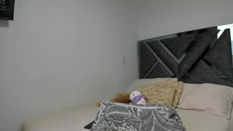 Snapshot of paulina_l chatting on May 23, 2026, 10:25 pm Paulina online show from May 23, 2026, 10:25 pm