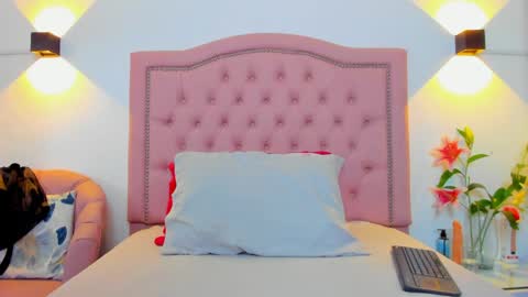 Snapshot of paulinavera chatting on April 15, 2026, 12:56 pm paulinavera online show from April 15, 2026, 12:56 pm