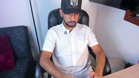 Snapshot of paulodasilva_ chatting on April 17, 2026, 12:30 pm Paulo Da Silva online show from April 17, 2026, 12:30 pm