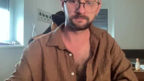 love bush online show from October 8, 2025, 6:33 am