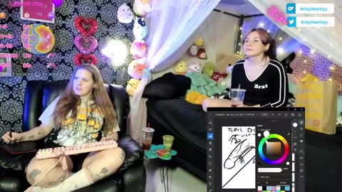 Snapshot of pawggoddess778 chatting on January 30, 2025, 5:30 am ArtsyHeartsyy online show from January 30, 2025, 5:30 am