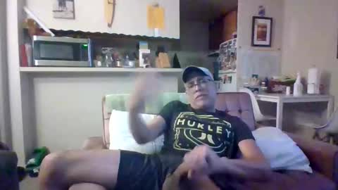 pawgkiller online show from December 2, 2025, 7:14 am