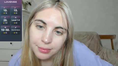 Allisses online show from October 25, 2025, 9:50 am