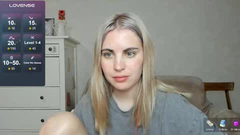 Allisses online show from November 22, 2025, 11:42 am