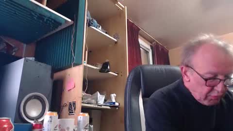 Snapshot of pc8474408 chatting on September 12, 2025, 12:05 pm pc8474408 online show from September 12, 2025, 12:05 pm