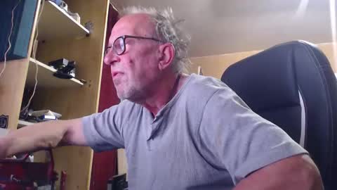 Snapshot of pc8474408 chatting on October 9, 2025, 9:40 am pc8474408 online show from October 9, 2025, 9:40 am