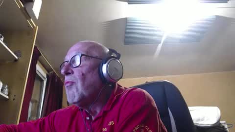 Snapshot of pc8474408 chatting on December 1, 2025, 11:10 pm pc8474408 online show from December 1, 2025, 11:10 pm