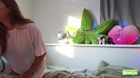 Snapshot of peaceofmae chatting on December 17, 2025, 7:53 pm online show from December 17, 2025, 7:53 pm