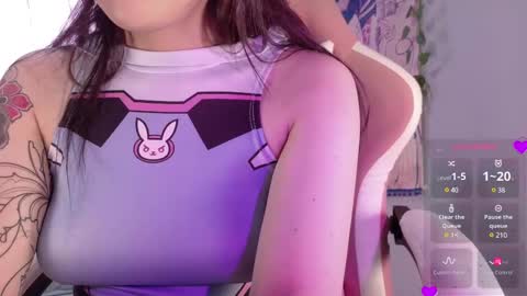  P E A C H   online show from March 1, 2025, 5:05 pm