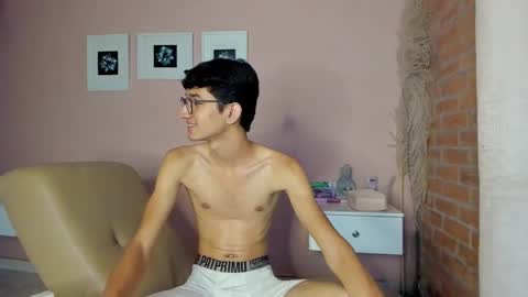 peach tyron online show from March 1, 2025, 10:42 pm