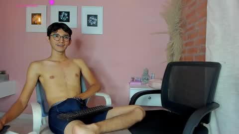 peach tyron online show from March 3, 2025, 10:52 pm