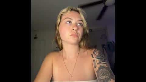 Snapshot of peachesncreampiezz chatting on June 22, 2026, 7:55 pm peachesncreampiezz online show from June 22, 2026, 7:55 pm