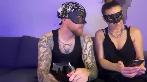 Snapshot of peachyandbarb chatting on December 4, 2025, 8:28 pm peachyandbarb online show from December 4, 2025, 8:28 pm