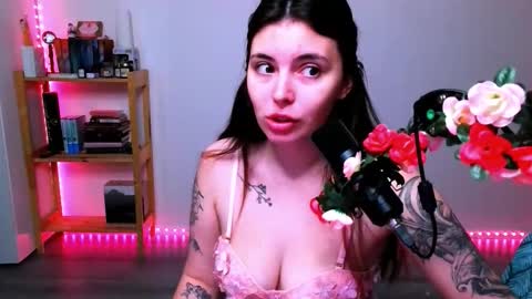 Peachy online show from October 11, 2025, 6:06 pm