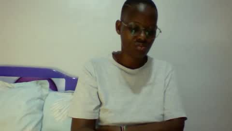 peacockxx online show from April 2, 2026, 5:05 am