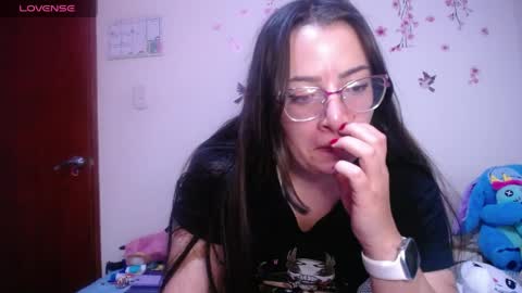 Snapshot of pearl_3 chatting on March 26, 2026, 4:18 am Pearl online show from March 26, 2026, 4:18 am