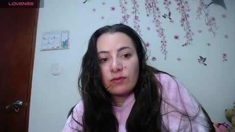 Snapshot of pearl_3 chatting on April 30, 2026, 3:24 am Pearl online show from April 30, 2026, 3:24 am