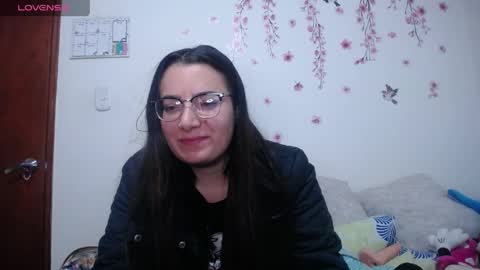 Snapshot of pearl_3 chatting on May 13, 2026, 3:15 am Pearl online show from May 13, 2026, 3:15 am