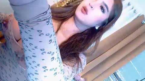 pearldenis online show from March 9, 2026, 12:20 pm