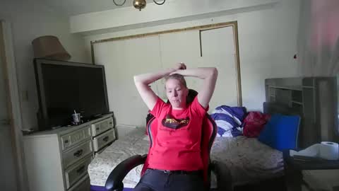 Pearl May online show from September 25, 2025, 6:33 pm