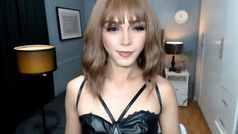 Snapshot of pearlmoore chatting on January 8, 2025, 3:07 pm Pearl online show from January 8, 2025, 3:07 pm