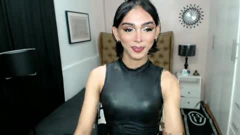 Snapshot of pearlmoore chatting on February 2, 2025, 3:17 pm Pearl online show from February 2, 2025, 3:17 pm