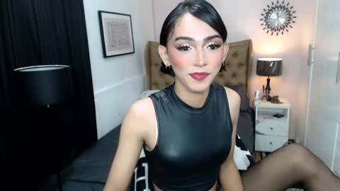 Snapshot of pearlmoore chatting on February 9, 2025, 3:12 pm Pearl online show from February 9, 2025, 3:12 pm