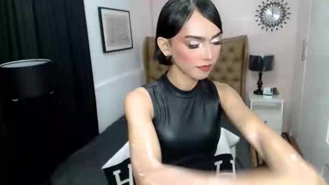 Snapshot of pearlmoore chatting on February 11, 2025, 6:40 am Pearl online show from February 11, 2025, 6:40 am