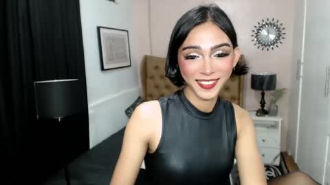 Snapshot of pearlmoore chatting on February 22, 2025, 3:01 am Pearl online show from February 22, 2025, 3:01 am