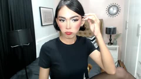 Snapshot of pearlmoore chatting on February 23, 2025, 9:05 pm Pearl online show from February 23, 2025, 9:05 pm