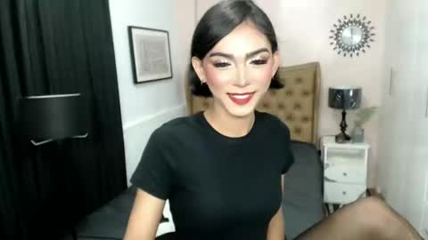 Snapshot of pearlmoore chatting on February 25, 2025, 8:14 am Pearl online show from February 25, 2025, 8:14 am