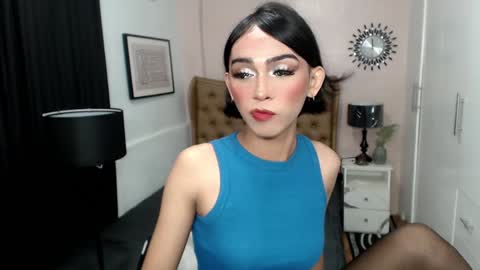 Snapshot of pearlmoore chatting on February 26, 2025, 12:49 am Pearl online show from February 26, 2025, 12:49 am