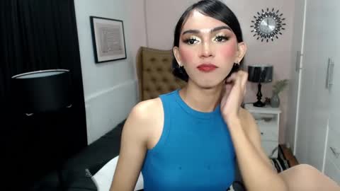 Snapshot of pearlmoore chatting on March 3, 2025, 12:37 am Pearl online show from March 3, 2025, 12:37 am