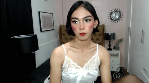 Snapshot of pearlmoore chatting on March 5, 2025, 8:54 am Pearl online show from March 5, 2025, 8:54 am