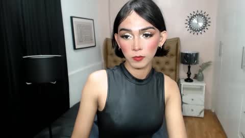 Snapshot of pearlmoore chatting on March 8, 2025, 5:33 pm Pearl online show from March 8, 2025, 5:33 pm