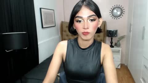 Snapshot of pearlmoore chatting on March 9, 2025, 7:56 am Pearl online show from March 9, 2025, 7:56 am