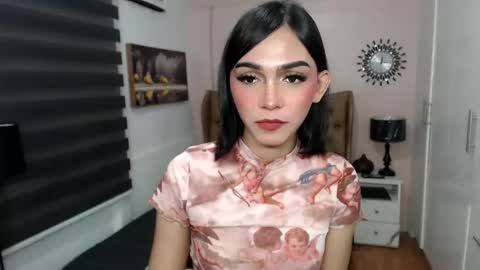 Snapshot of pearlmoore chatting on September 12, 2025, 6:08 pm Pearl online show from September 12, 2025, 6:08 pm