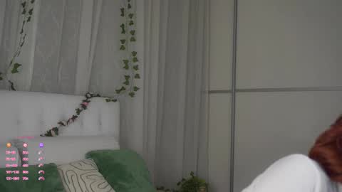 Snapshot of pebee chatting on March 1, 2026, 1:18 am Lily online show from March 1, 2026, 1:18 am