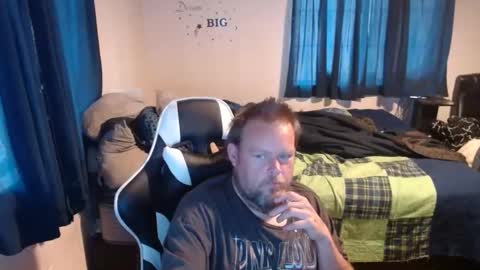 pecker40 online show from December 29, 2024, 4:40 pm