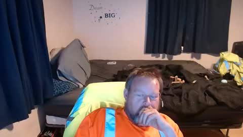 Snapshot of pecker40 chatting on January 17, 2026, 2:27 am pecker40 online show from January 17, 2026, 2:27 am