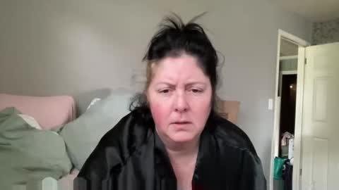 Snapshot of pegggggysue69 chatting on April 5, 2026, 2:36 pm pegggggysue69 online show from April 5, 2026, 2:36 pm