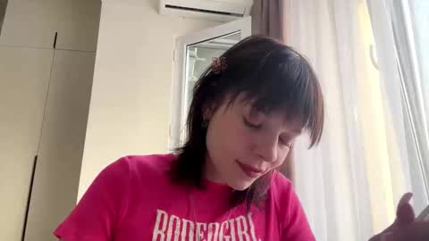 Lolly online show from November 20, 2025, 9:42 am