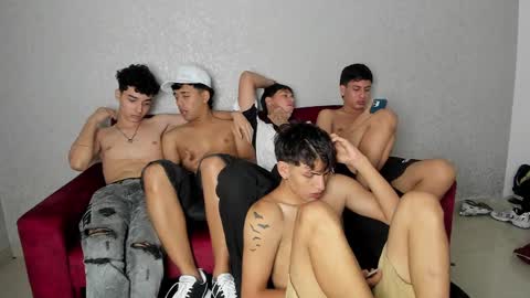 Snapshot of pelusos_mens chatting on December 15, 2024, 12:07 am CAIN-19 ALLEN-18 RONALD-18 AUSTIN-18 MOD DANTE online show from December 15, 2024, 12:07 am