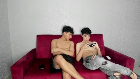Snapshot of pelusos_mens chatting on December 22, 2024, 9:09 pm CAIN-19 ALLEN-18 RONALD-18 AUSTIN-18 MOD DANTE online show from December 22, 2024, 9:09 pm