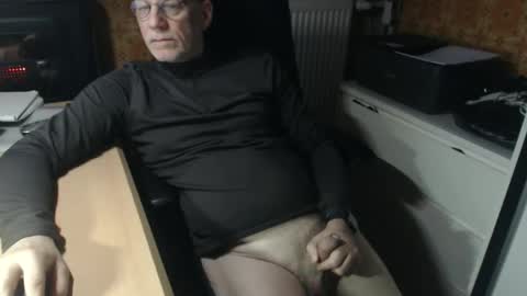 Pemue65 online show from February 25, 2026, 6:12 am