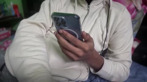 pencilchor online show from January 2, 2025, 7:40 pm