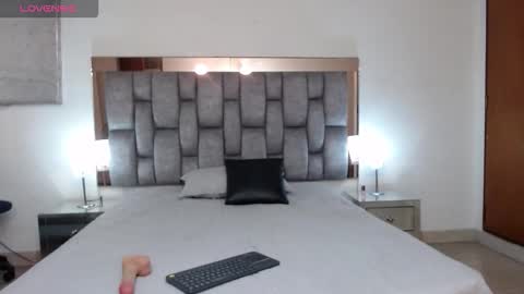 penelope_petit18 online show from October 24, 2025, 7:27 am