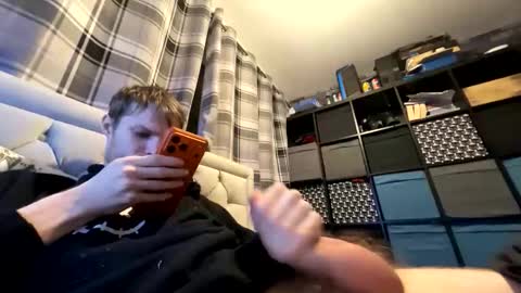 Penguin online show from December 22, 2025, 7:22 pm