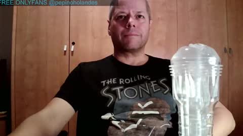 Snapshot of pepinoholandes chatting on November 14, 2025, 11:35 pm Pepino Holandes online show from November 14, 2025, 11:35 pm